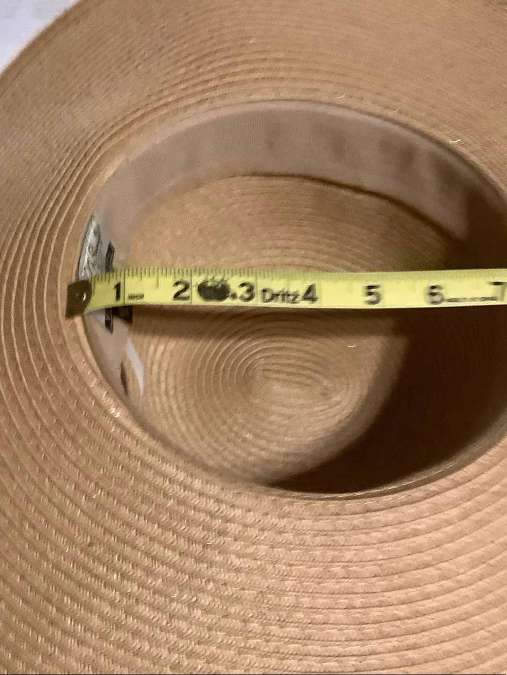 Elegant Tan Wide-Brim Straw Hat with Decorative Shell Accents - Picture 4 of 6
